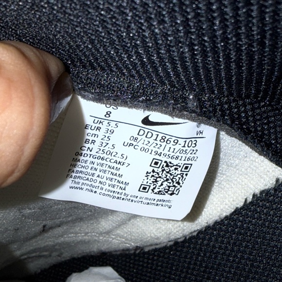 Nike Dunk High Women *panda color scheme - Picture 12 of 12